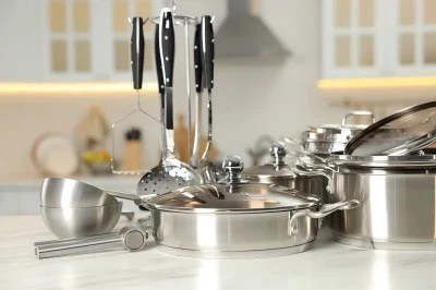 Cookware set with private label